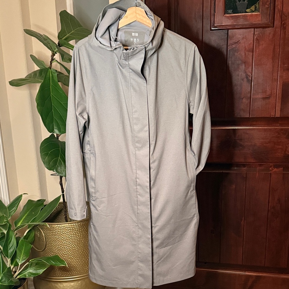Uniqlo Light Gray Hooded Lightweight Trench Coat